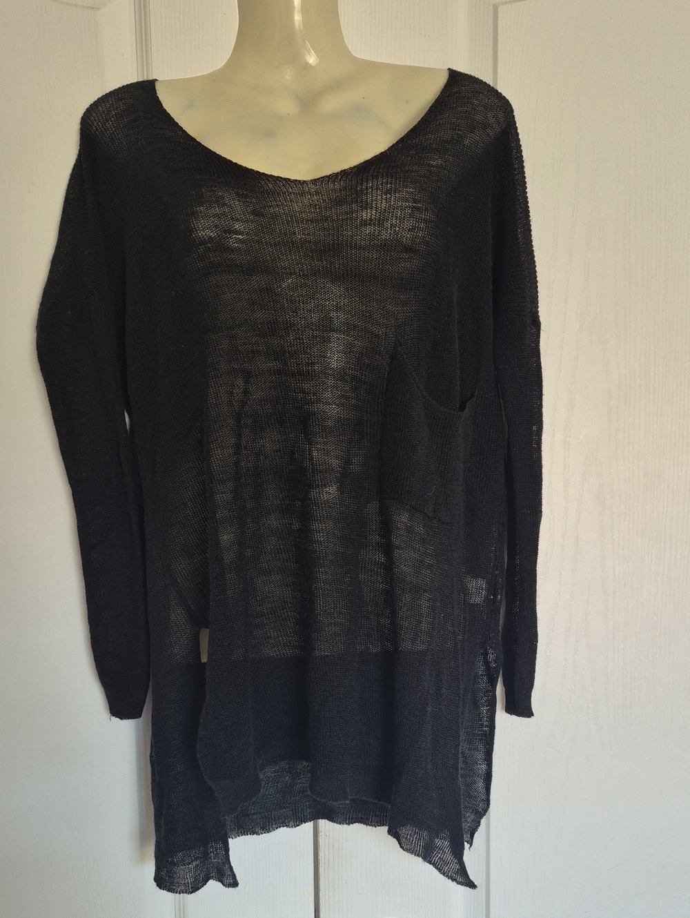 Women's Black Lightweight V-Neck Pocket Sweater